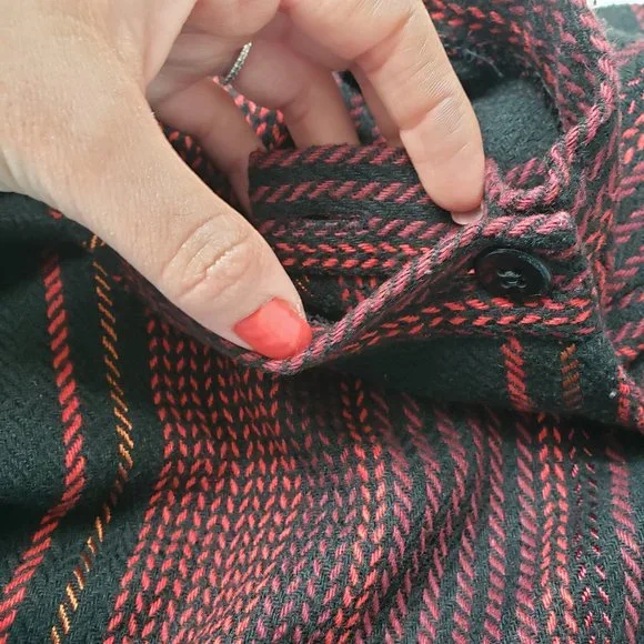 🎁Pepper Tree A-line Skirt Black and Red - Picture 9 of 9